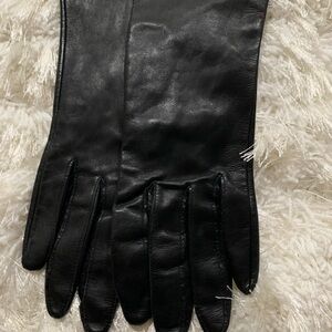 Elegant Black Leather Gloves